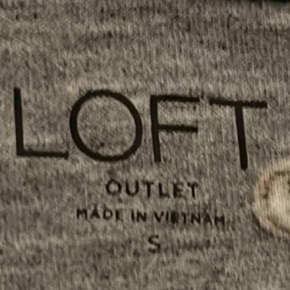 Women’s LOFT Outlet, V-Neck, Button Down Draped Hem Top, Multi Colors, Small - Picture 3 of 4